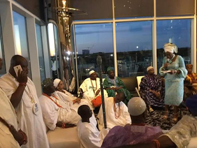 11 Photos: Americans file out to catch a glimpse of visiting Ooni of Ife