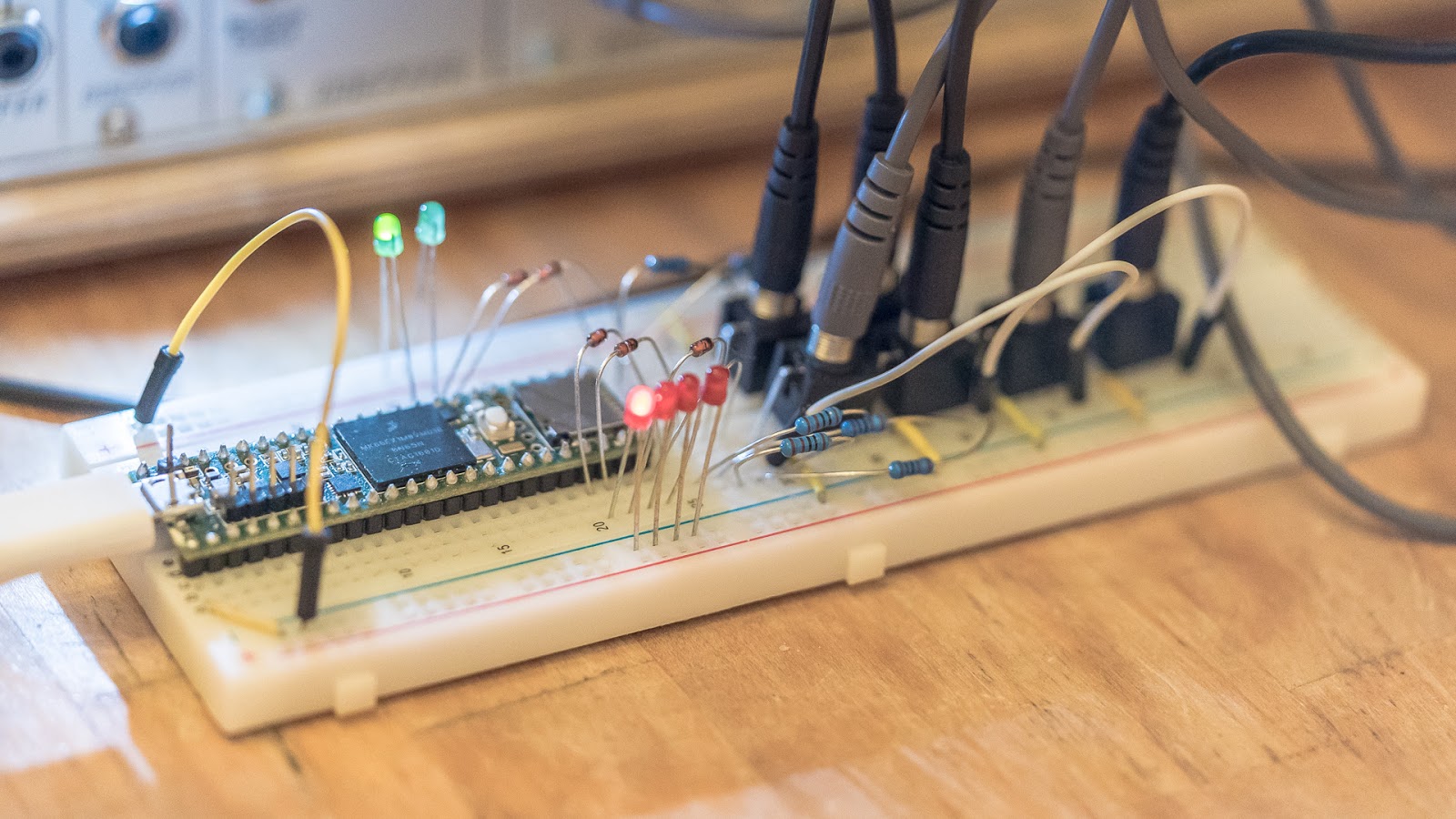 littlescale Quick and Easy USB MIDI to CV Gate using Teensy 3.6