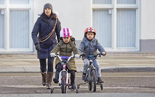 Prince Vincent and Princess Josephine of Denmark were photographed while they were going to the kindergarten by bicycle on their own. Crown Princess Mary generally used to take their children to and pick up them from the kindergarten by a cargo bicycle.