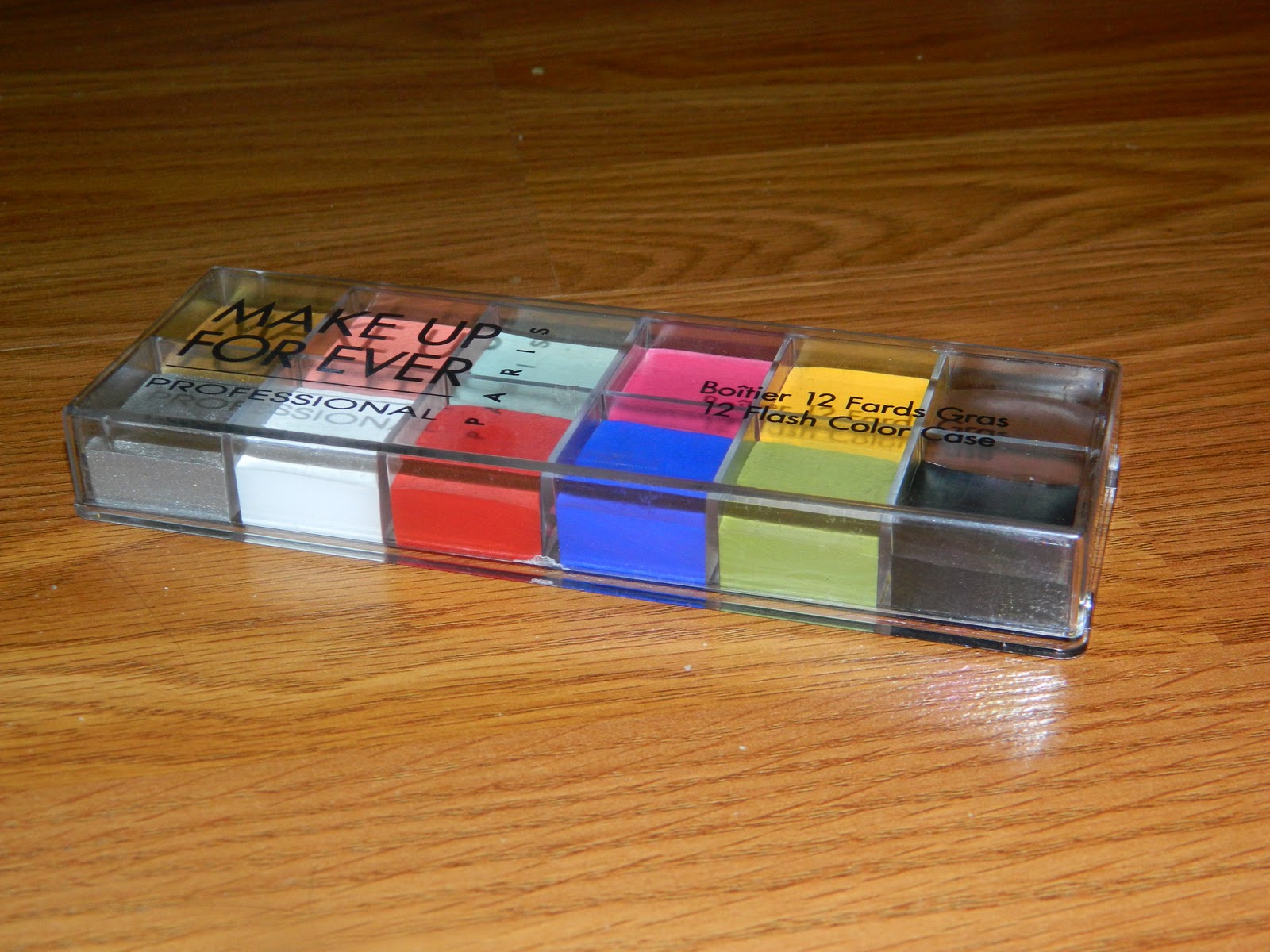 Makeup and Art Freak Makeup Forever 12 Flash Color Case Review, Photos