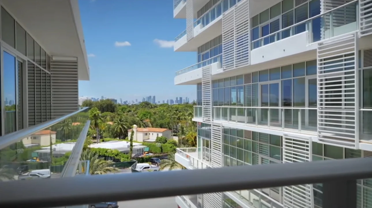 23 Photos vs. Ritz Carlton Residences Miami Beach: Is this the Best Condo in Miami? - Luxury Condo & Interior Design Video Tour