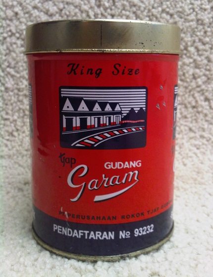 Karya Babah Antik: Kaleng Rokok Gudang Garam Merah Kretek