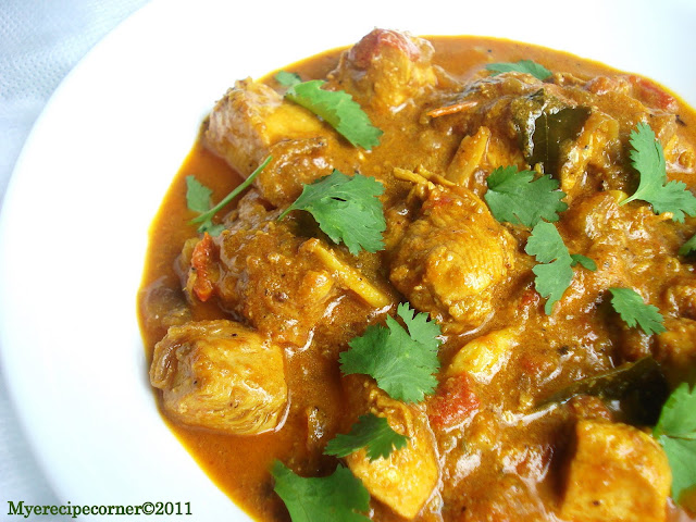 Mye's Kitchen: Chettinad Pepper Chicken Curry/ Milagu Kozhi Kulambu