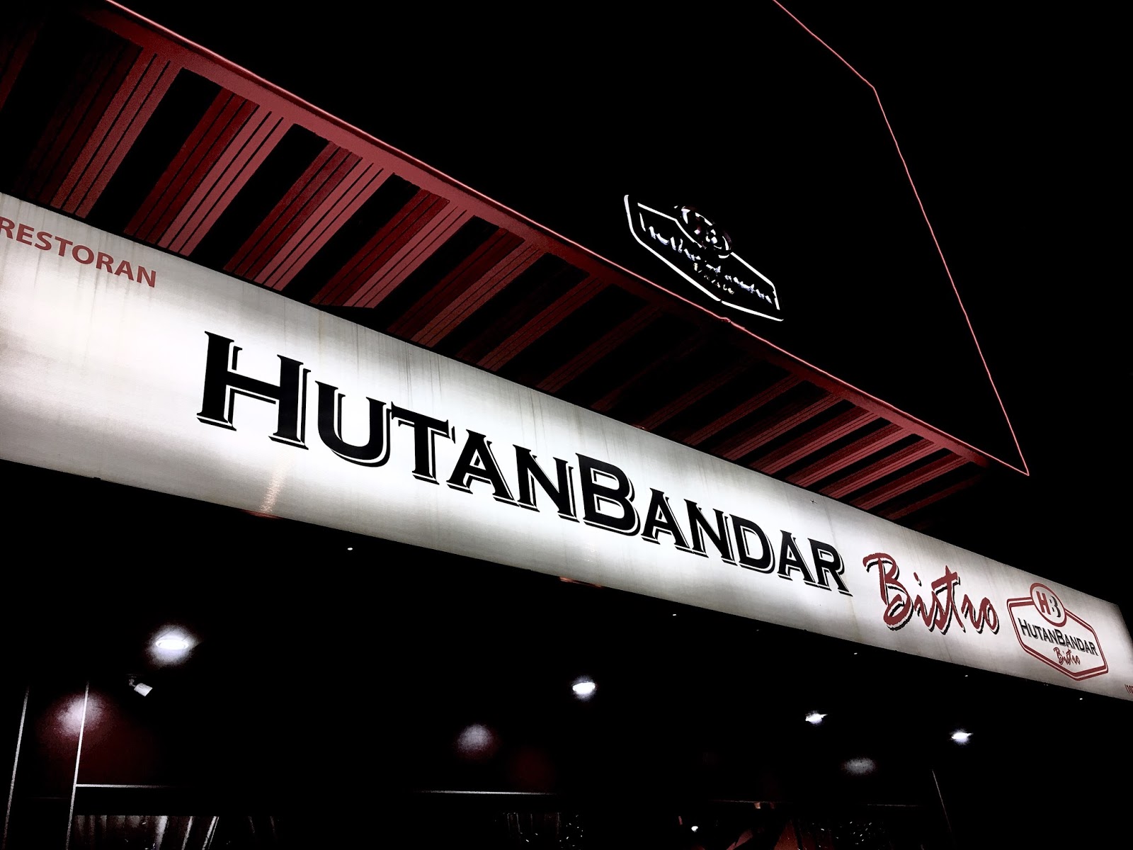 SGfoodfeed HutanBandar Bistro Chicken Chop at 5RM, Beef Steak at
