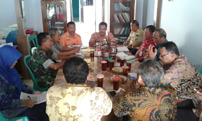 BABINSA KORAMIL-19/TANON HADIRI RAPAT PANITIA LANJUTAN HUT RI KE 72