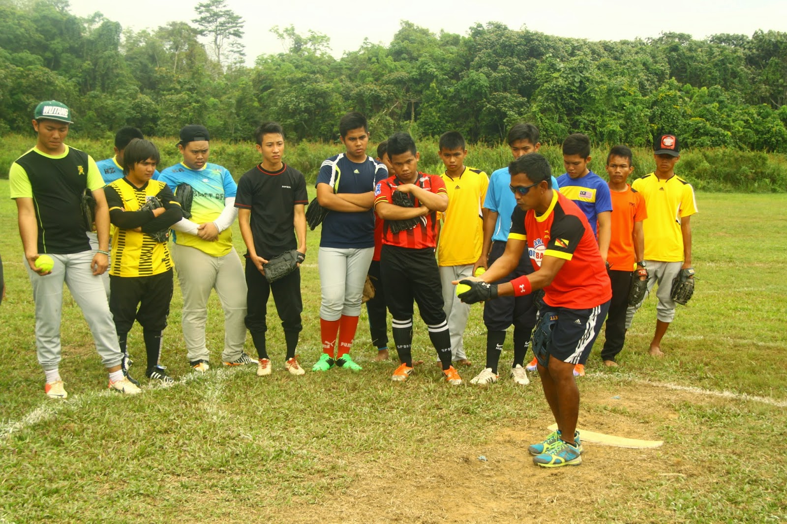 Klinik Sofbol Jurulatih SUKMA Sarawak di Sibu