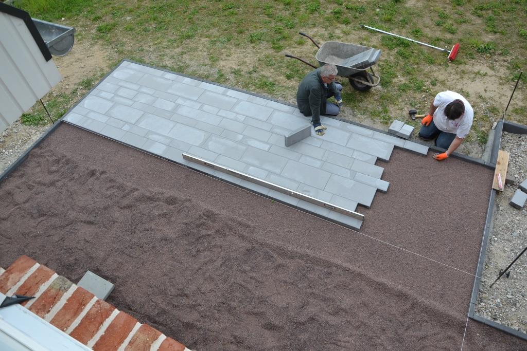 aus B wird HVL: Die (erste) Terrasse ist fertig und die ersten Linien