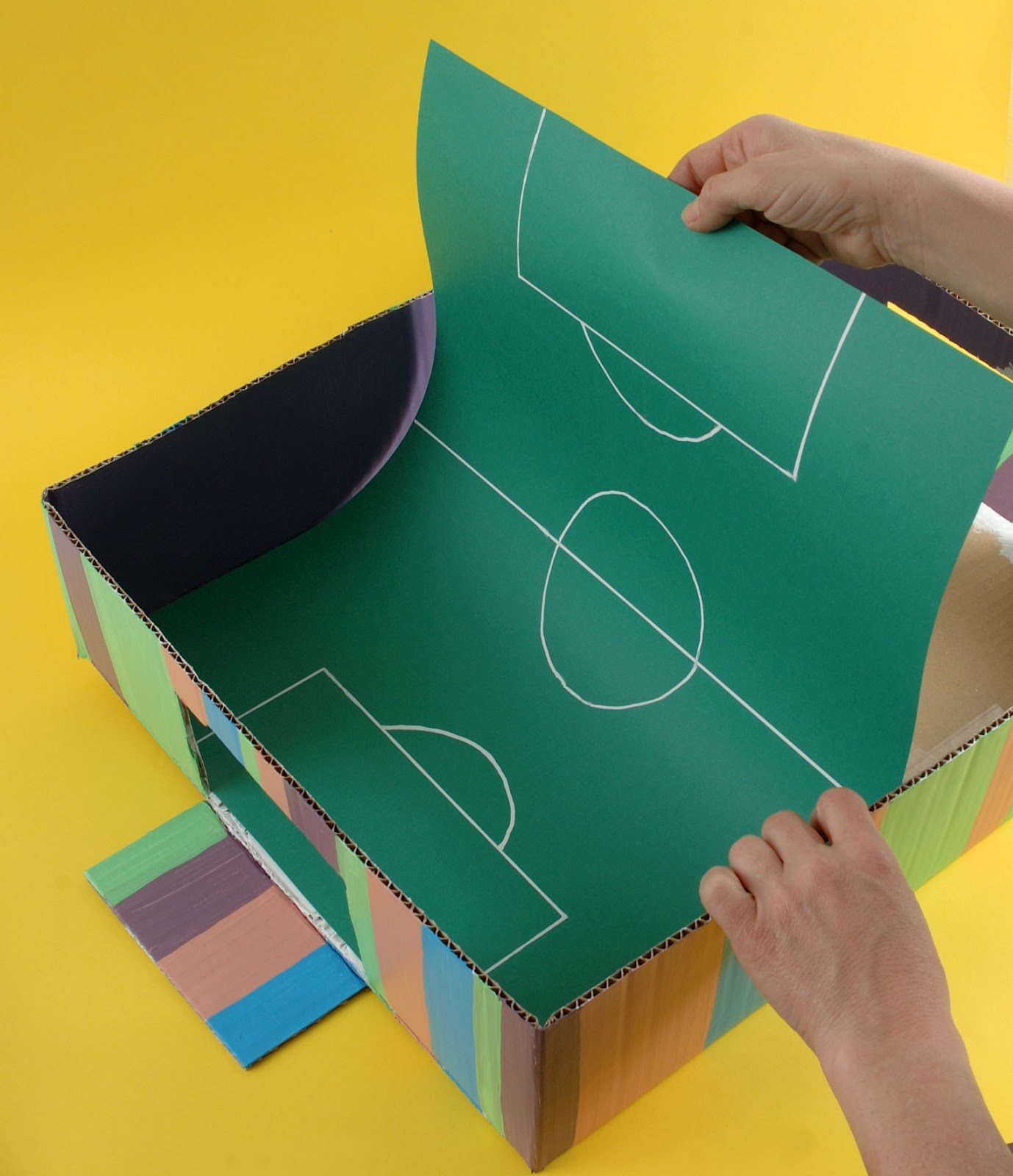 El Taller de Pepa: UN FUTBOLÍN HECHO EN CASA