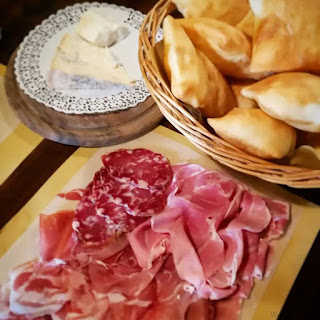 gnocco fritto salumi Festa del Gnocco Fritto e della Birra dal 17 al 20 agosto 46010 Belforte (MN)