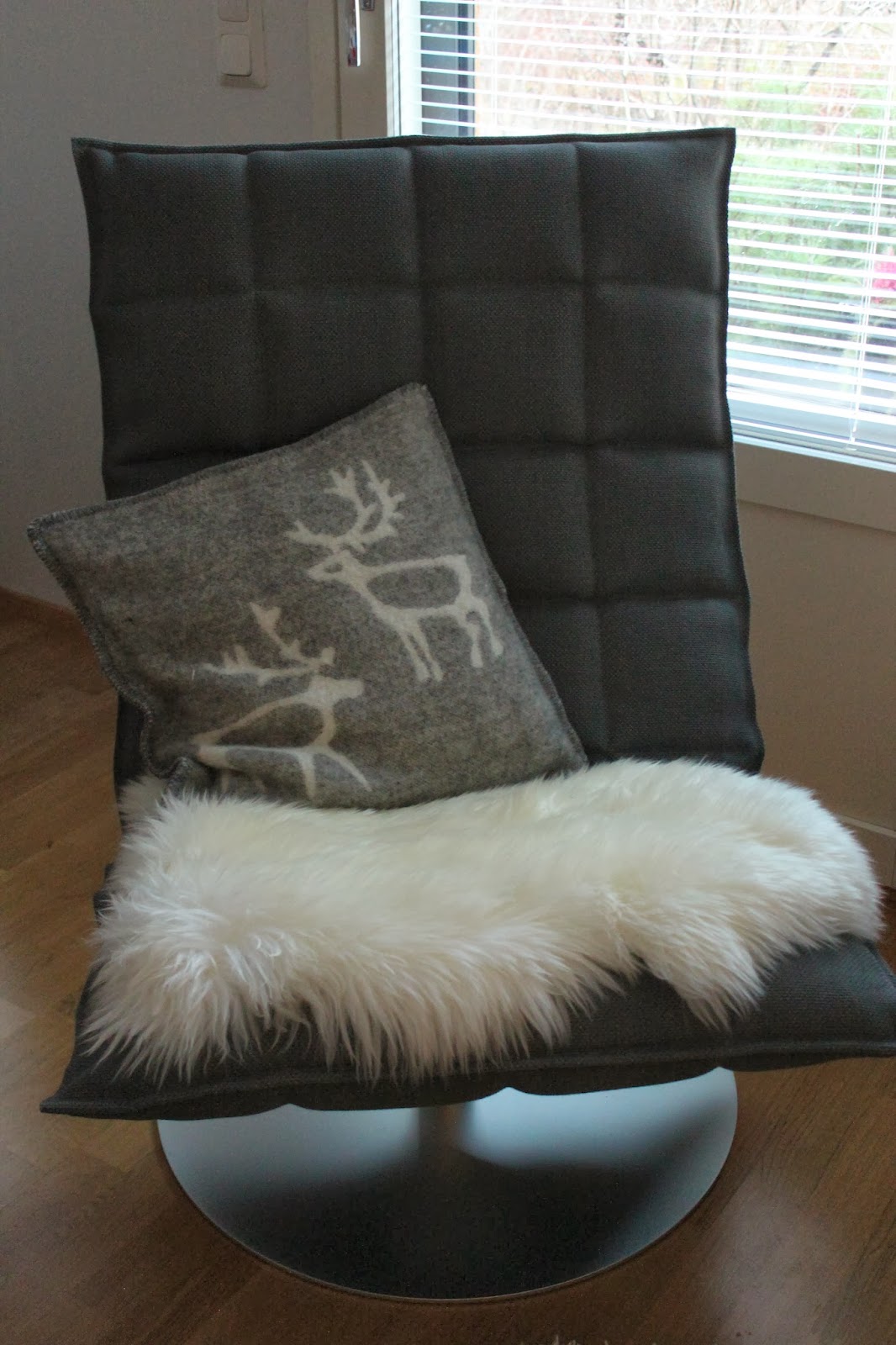 Modern Chic: Woodnotes K-tuoli design by Harri Koskinen