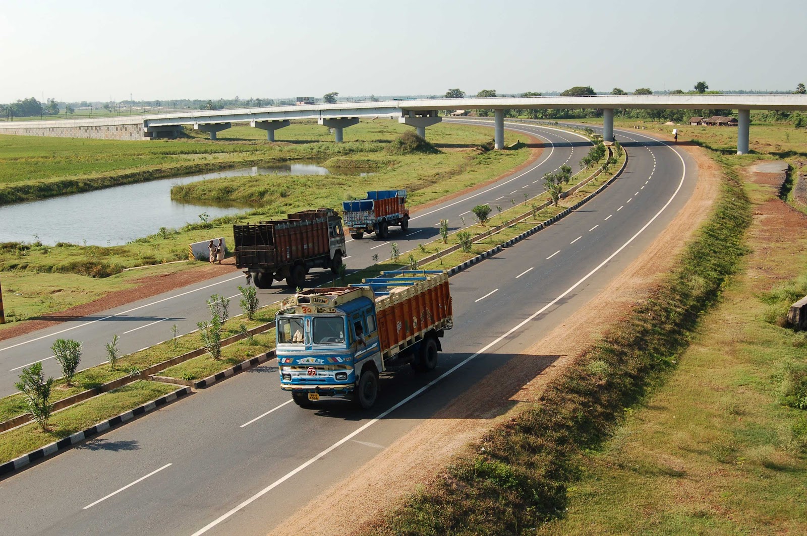 Дорога жизни индийский. Панамериканская трасса. Highway India. Хайвей транспорт. Truck on Road.