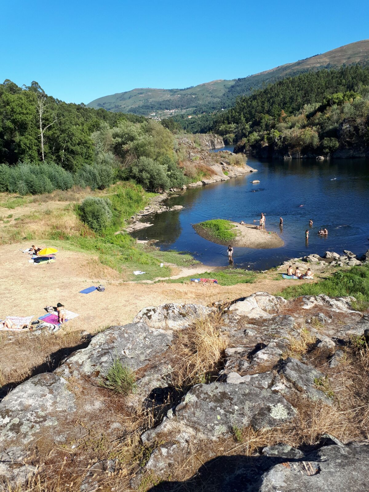 Gastroculturaviajera: La Playa Fluvial de Sela, el Rio Miño y sus encantos.