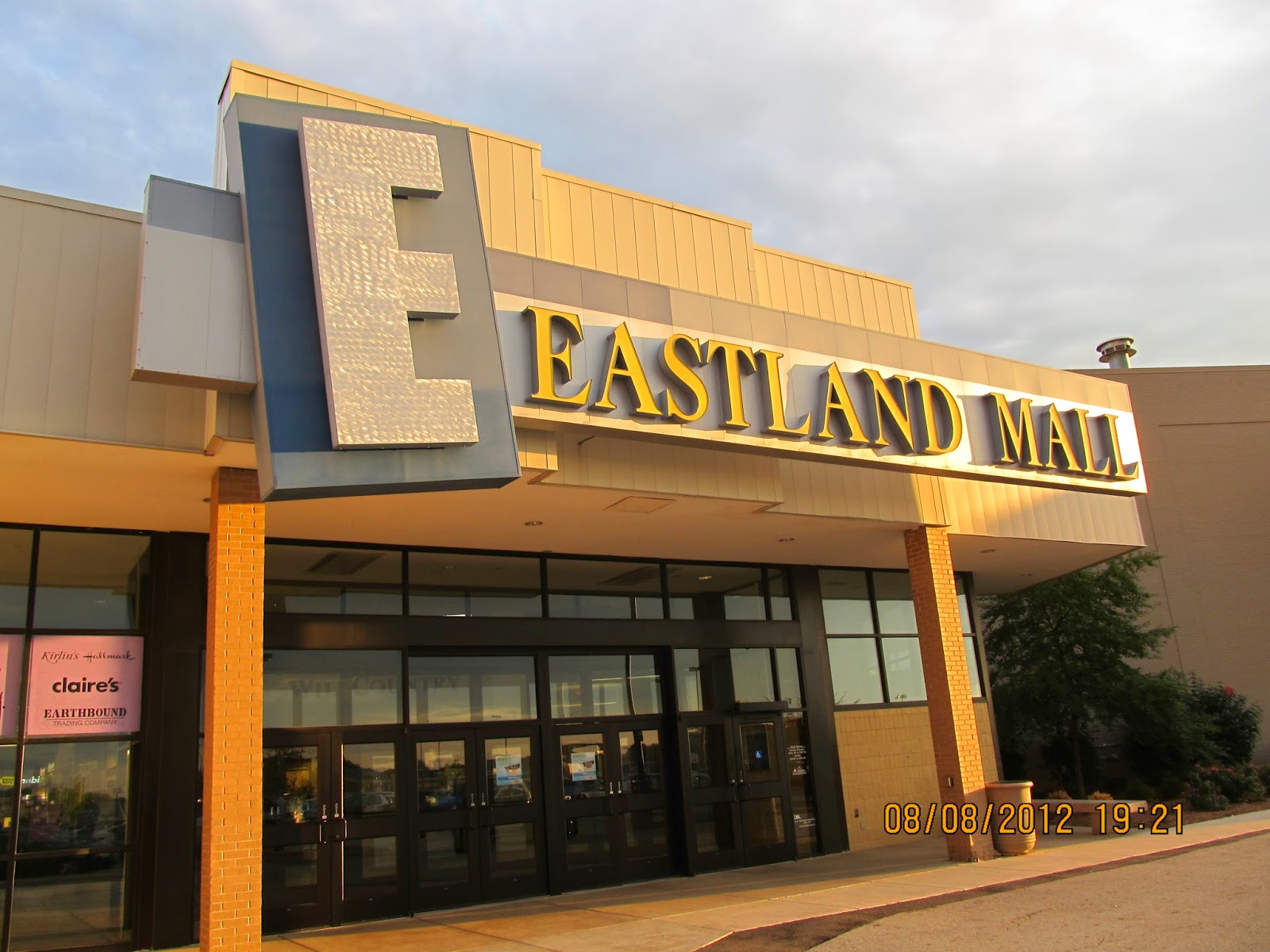 Trip to the Mall: Eastland Mall- (Bloomington, IL)
