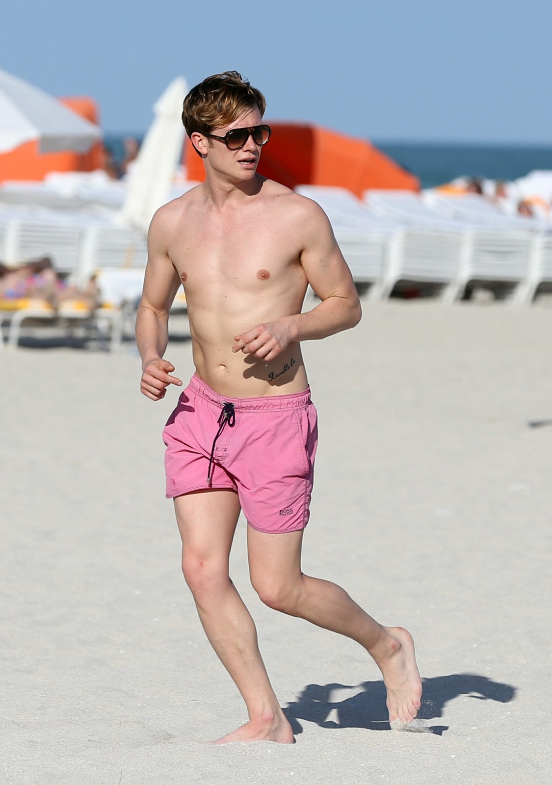Ed Speleers Shows Off His Beach Body In Miami Oh yes I am
