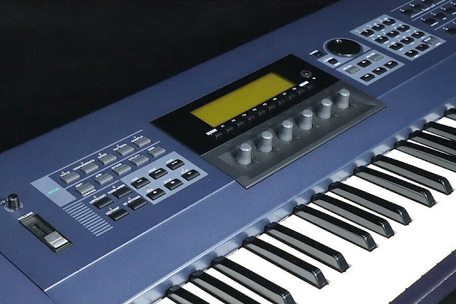 MATRIXSYNTH: YAMAHA EX7 Synthesizer