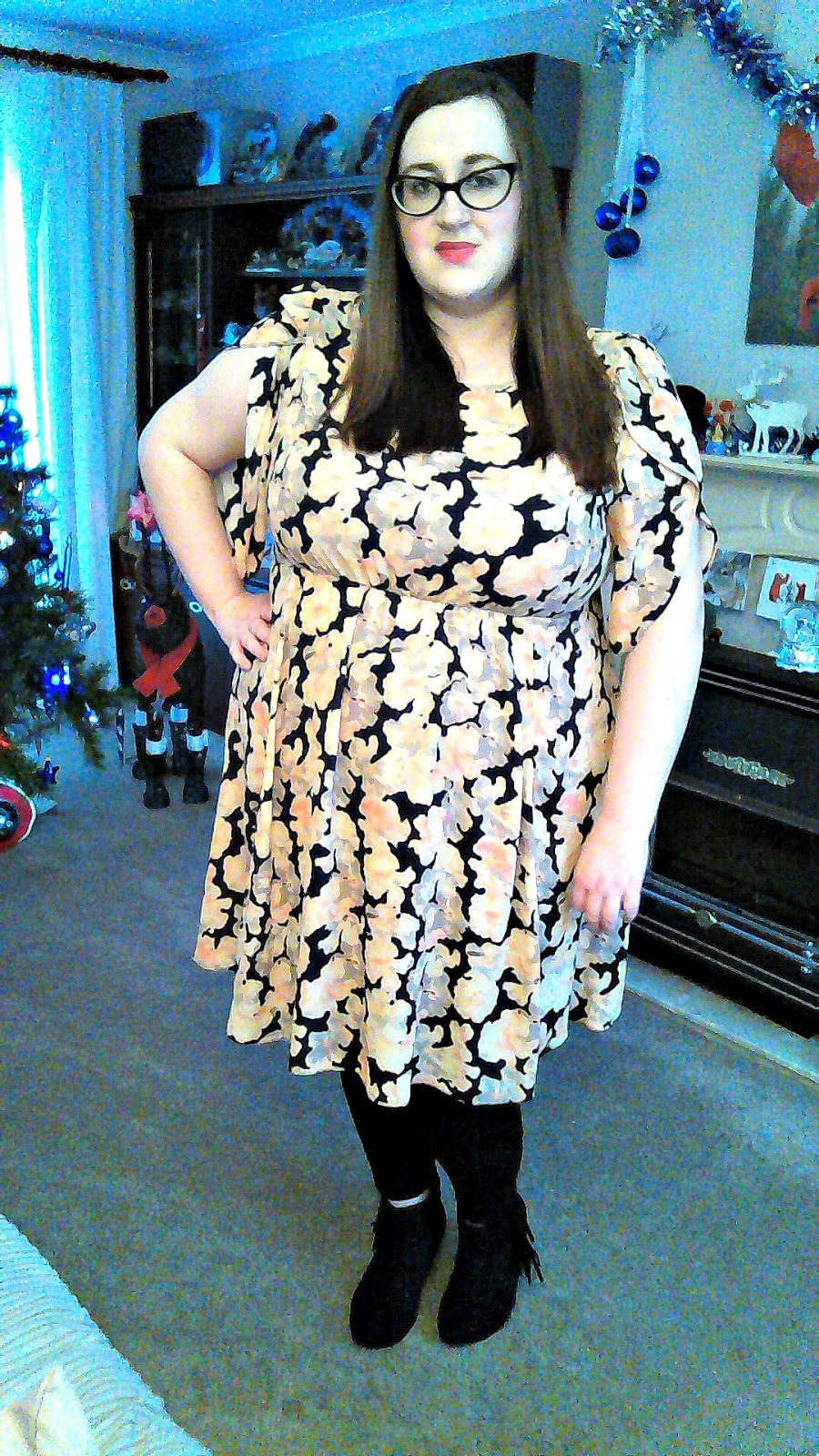 fat plus size girl bbw (size 20/22) wearing a That Day for Evans Floral dress 