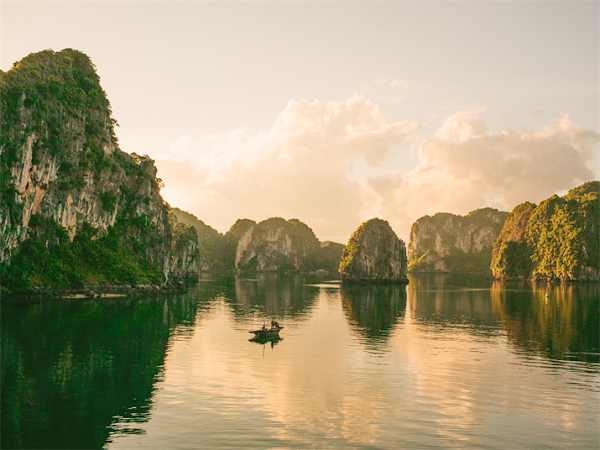 Halong bay in the list of 50 most beautiful destinations of Asia