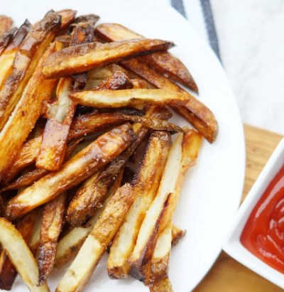 HOMEMADE BAKED FRENCH FRIES