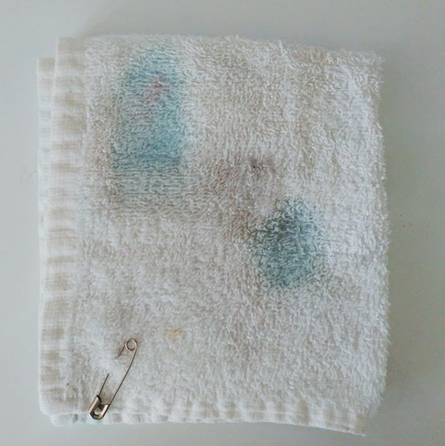 makeup stains on washcloth pretreated with a small amount of Biz Stain Fighter #ad #brandambassador