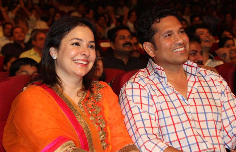 Filmee Club Sachin Pilgaonkar S 50 Years In Cinema Celebrations And Sampoorna Sachin Book Launch I was able to launch my own book with more than 25 book reviews on day one, and recently saw it click past 200 customer reviews. sampoorna sachin book launch