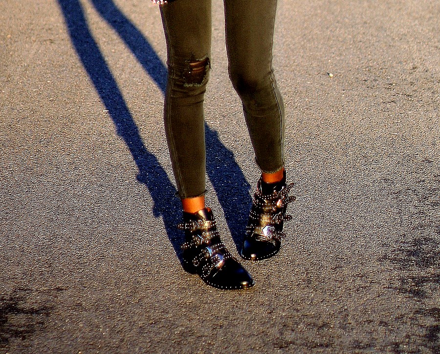 bottines cloutées style givenchy