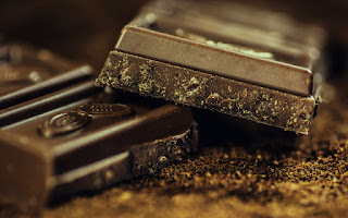 Toma chocolate puro en tu dieta de perdida de peso Incluye el chocolate puro en tu dieta de perdida de peso
