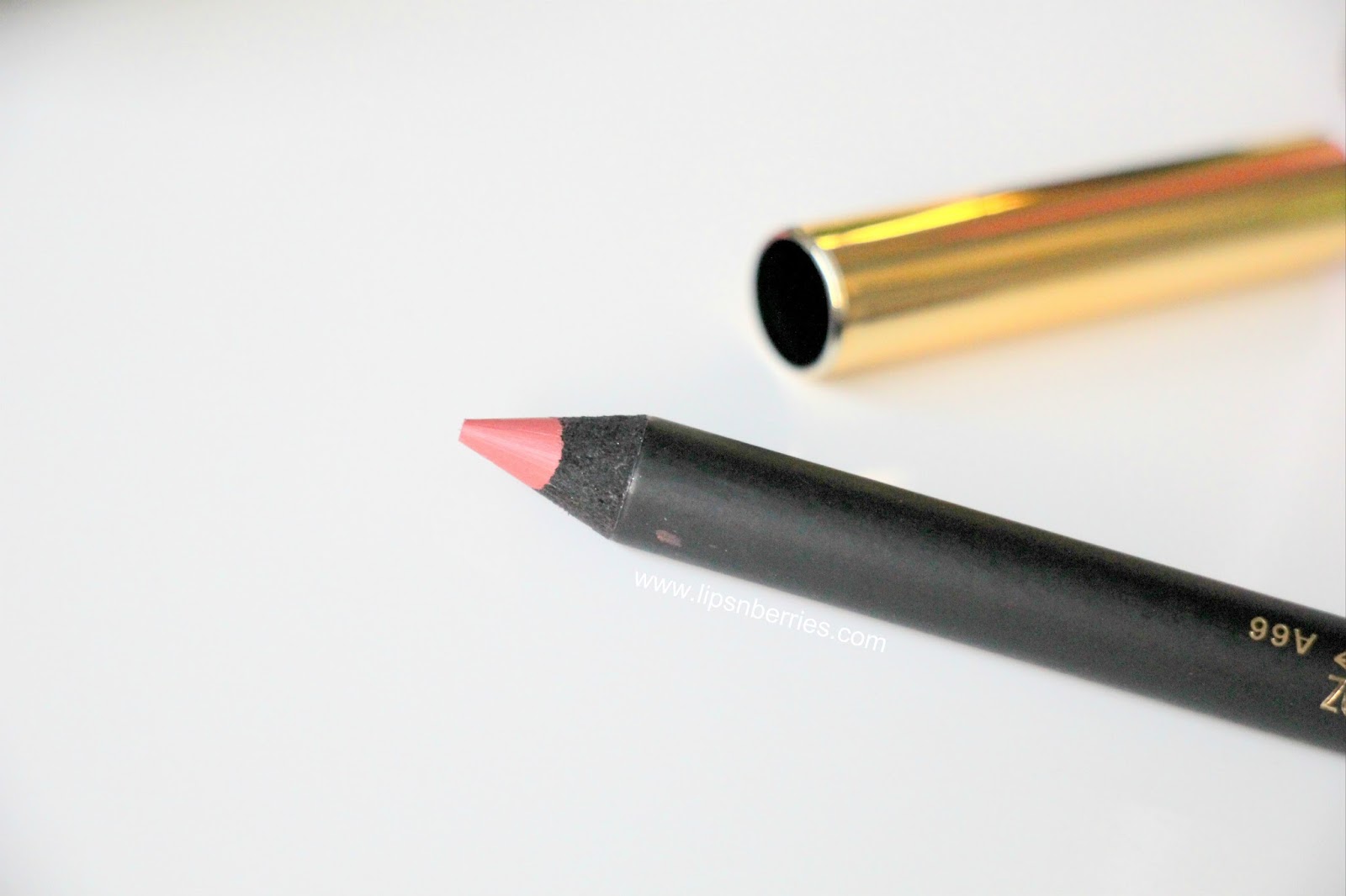 Mac lip liner soar swatch Mac lip liner soar swatch