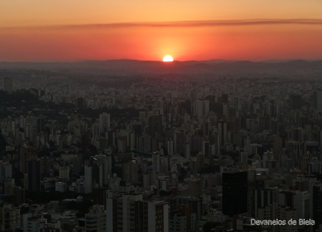 Pôr do sol no Mirante das Mangabeiras, em Belo Horizonte