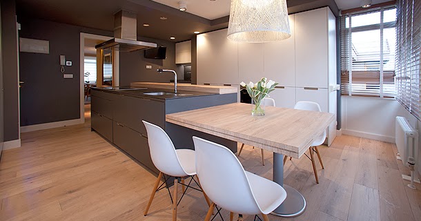 Marzua: Una cocina actual en tonos contemporáneos y madera de roble