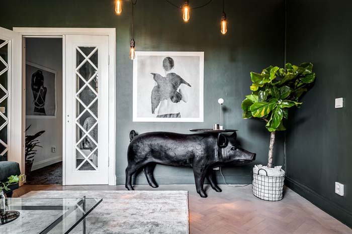 Väriä seinillä ja yksityiskohdissa