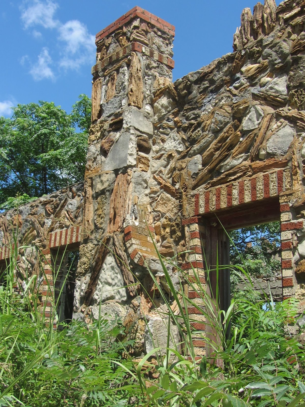 gypsy czech: Petrified Wood Structures in Texas