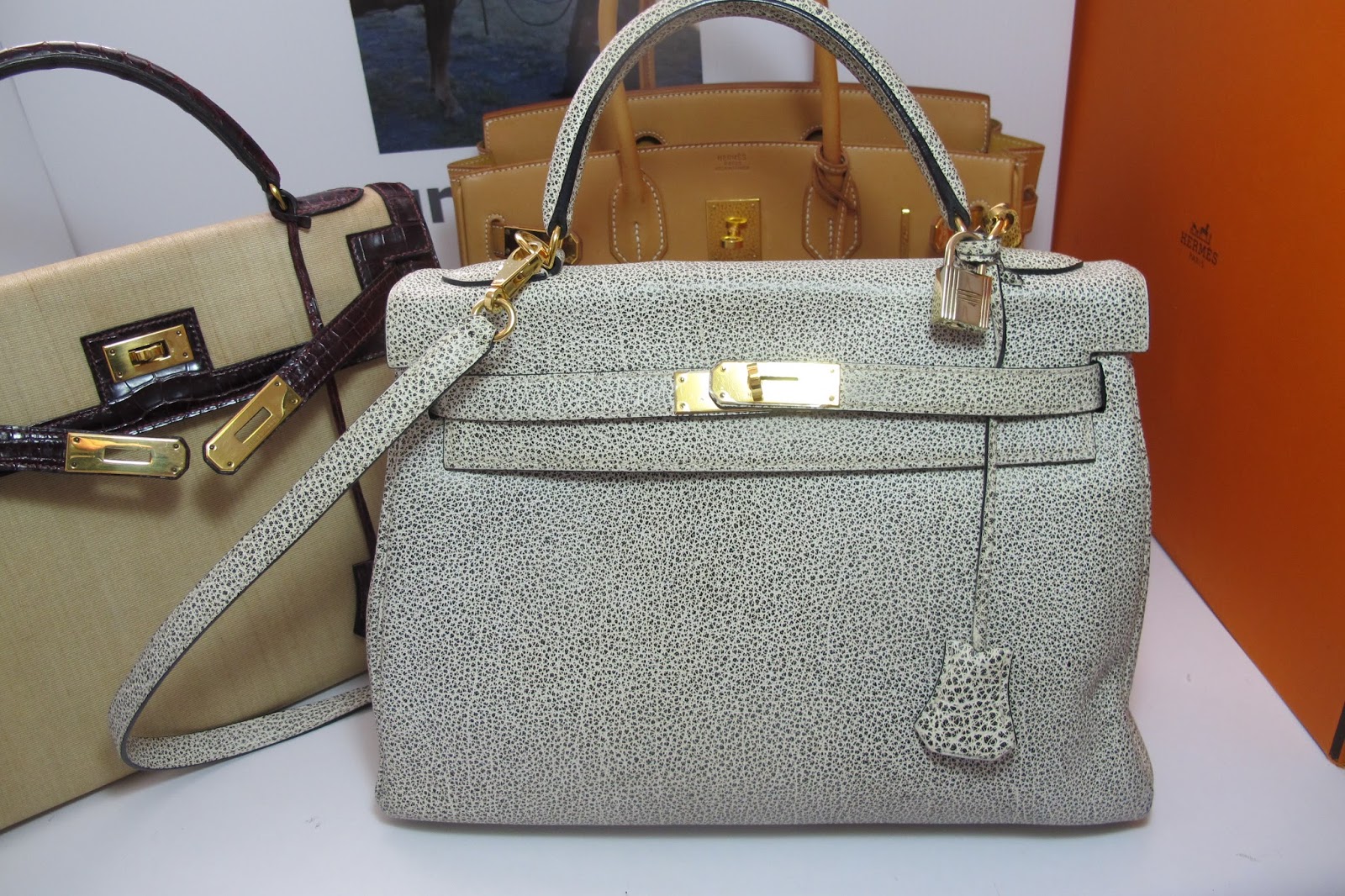 Docride's Luxury Again Natural Hermes leather? What does that mean