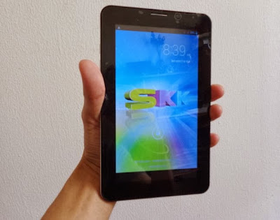 SKK Mobile PHOENIX+ Specs, Unboxing and Hands ON Review : GbSb TEchBlog