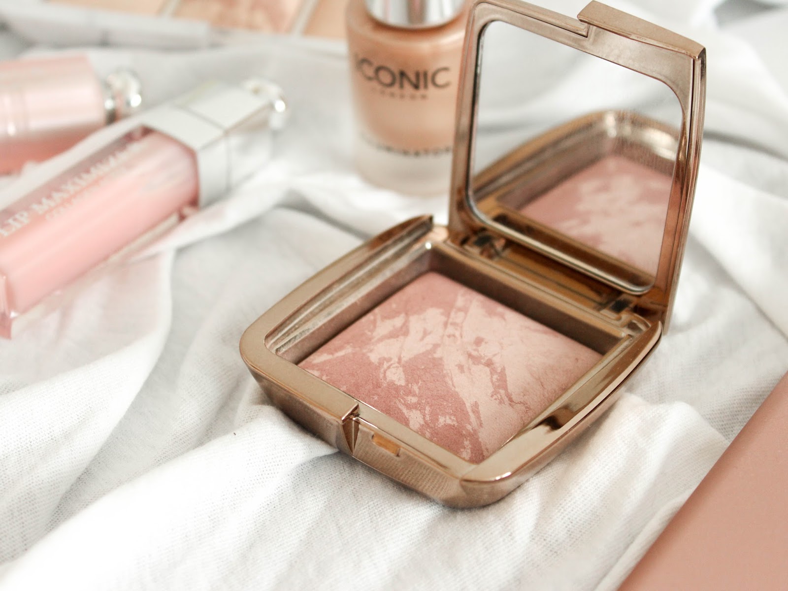 Hourglass-tvarenka-mood-exposure