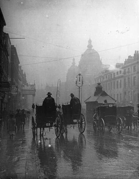 Día lluvioso en Londres en 1903