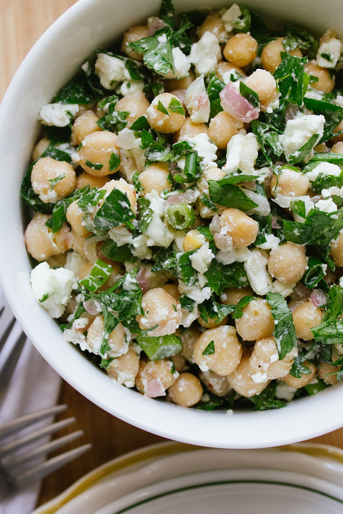 Chef Marlene Portes Ensalada de Garbanzos, Queso Feta y Cilantro