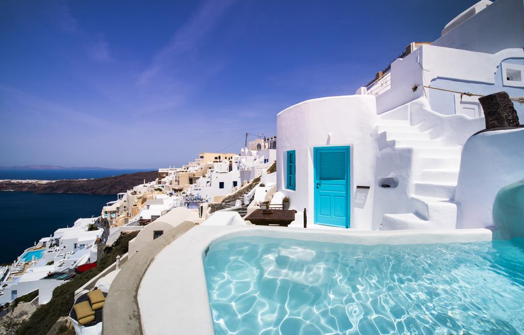 Pion For Luxury Sophia Suites Santorini A Splendid Cliff Edge Boutique Hotel In Imerovigli Sophia Luxury Suites Offers Jaw Dropping Views Of Santorini S Caldera And Its Majestic Sunsets