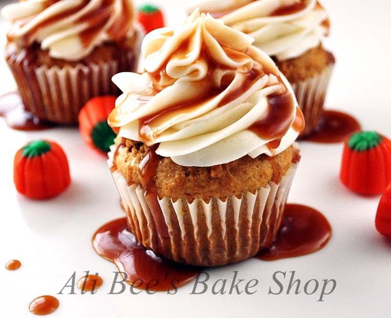Ali Bee&amp;#39;s Bake Shop: WFD?: Spiced Pumpkin &amp;quot;Muffin Cakes&amp;quot; with Cream ...