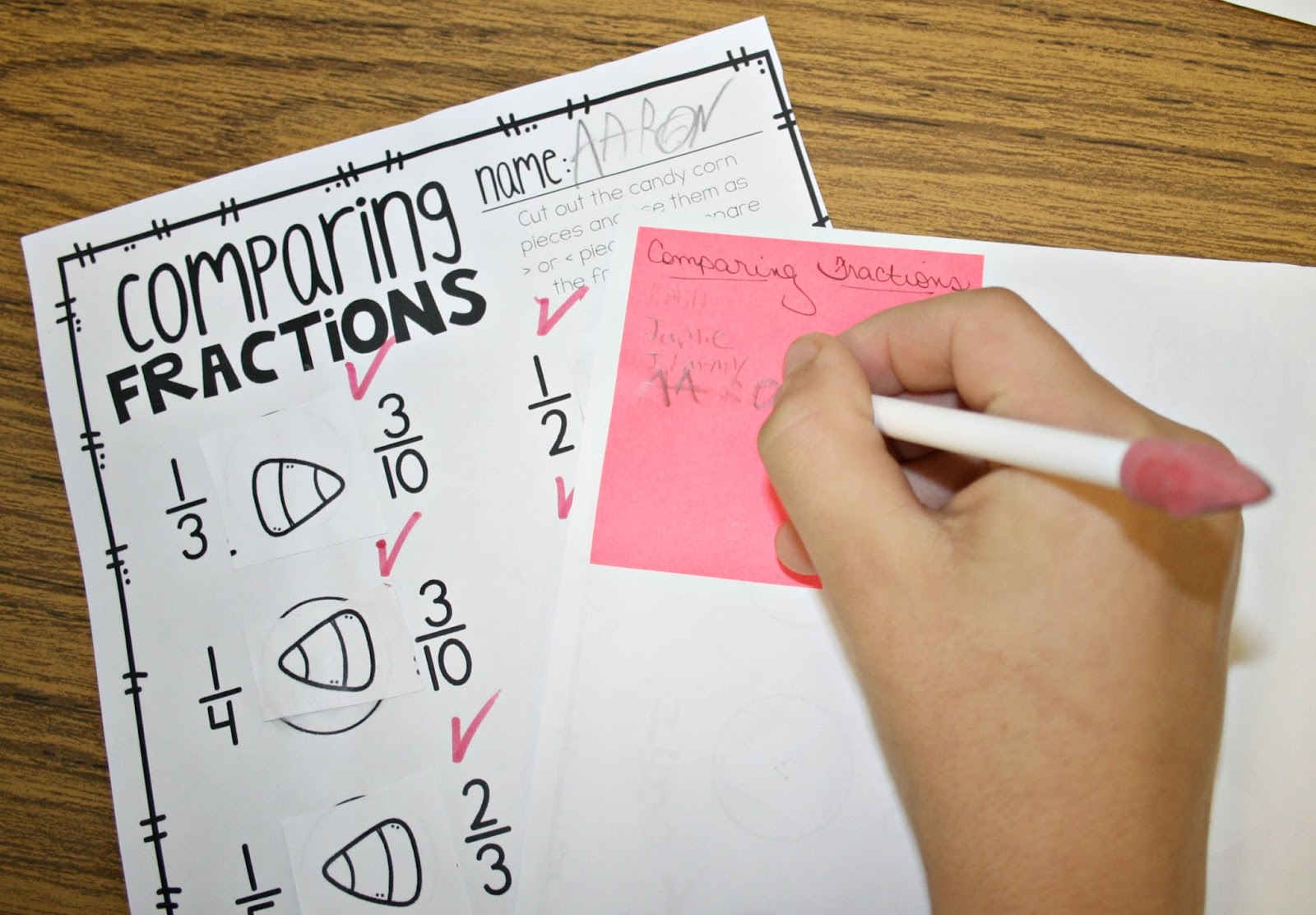 Using centers is essential in my classroom, and this checking station invented itself. Allowing students to self check their work and help/seek help from class mates if needed on difficult problems promotes confidence in their skills. You can customize your parameters for the checking station and get started! This station is easy to create with this free printable. {freebie, math centers, reading centers,organizing}