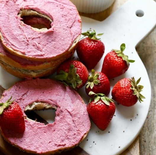 Vegan 5 Ingredient Strawberry Cream Cheese Vegan 5 Ingredient Strawberry Cream Cheese