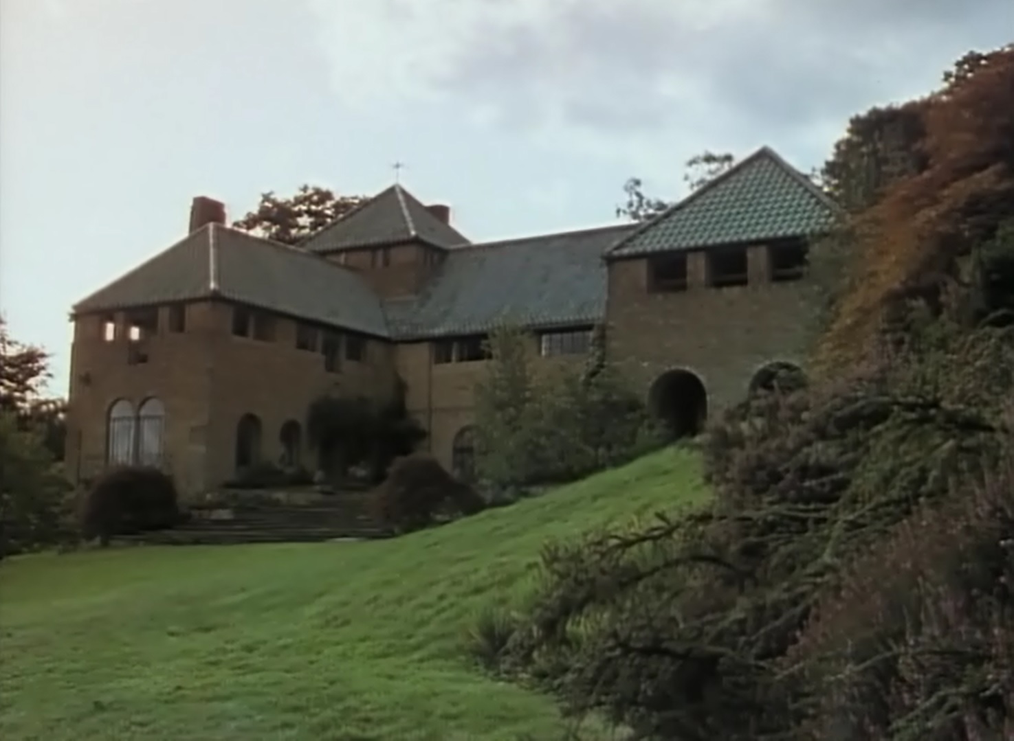 SheWolf Poirot Project Dead Man’s Mirror (review)