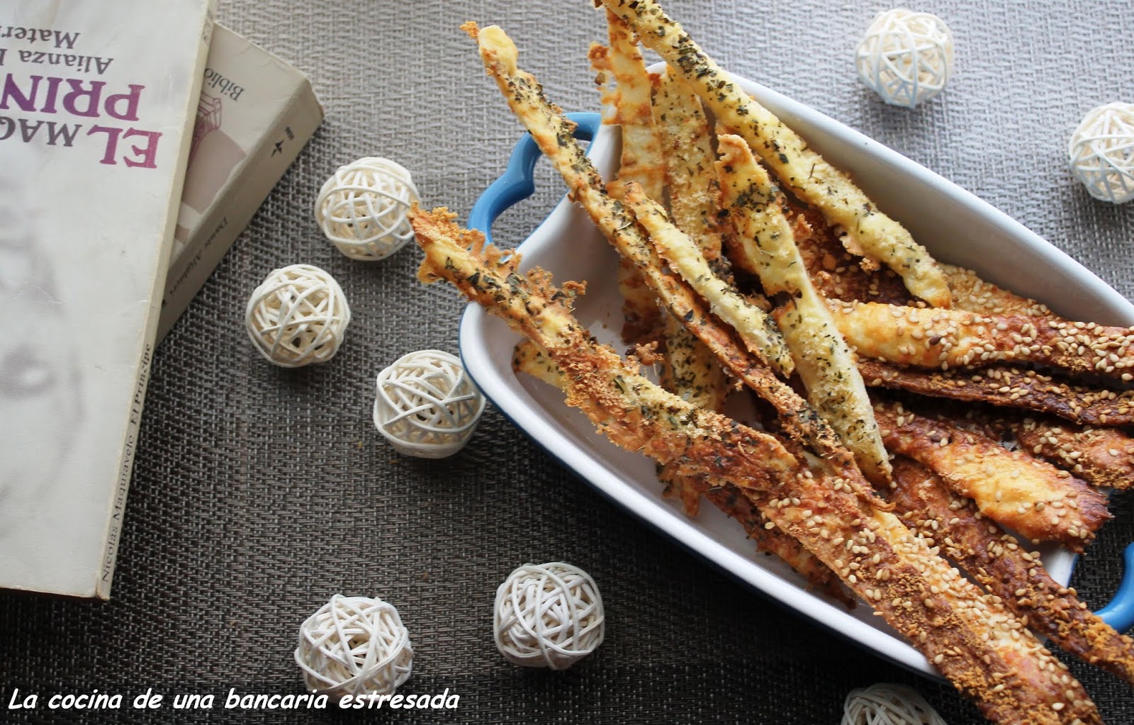 PALITOS DE HOJALDRE Y QUESO