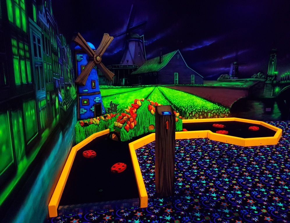 The Ham and Egger Files GloGolf indoor Crazy Golf at the Riverside Bowl in Andover