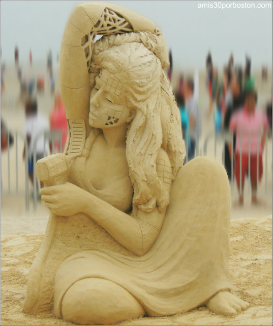 Esculturas de Arena de Revere Beach: Melineige Beauregard Esculturas de Arena de Revere Beach: Melineige Beauregard