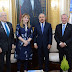 Danilo Medina recibe en su despacho a la presidenta del Consejo Mundial de Viajes y Turismo, Gloria Guevara