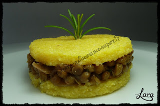 http://cucinaconlara.blogspot.it/2015/11/tortino-di-polenta-e-lenticchie.html