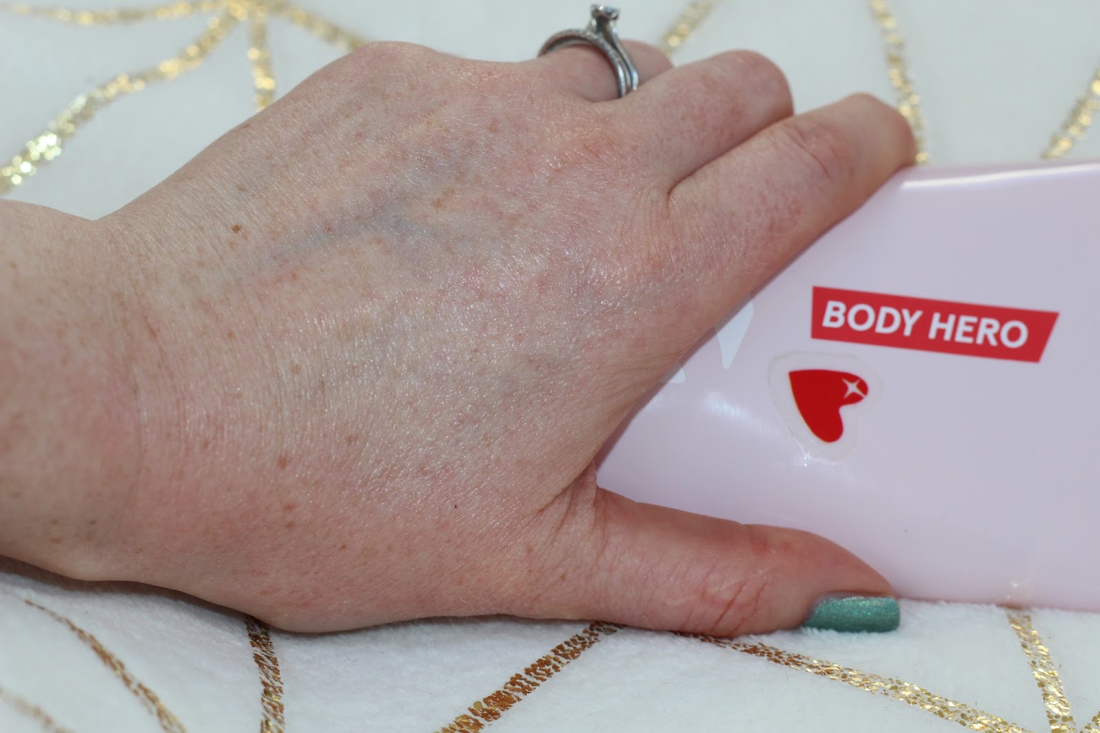 Glossier Body Hero Oil Wash Review and Glossier Body Hero Daily