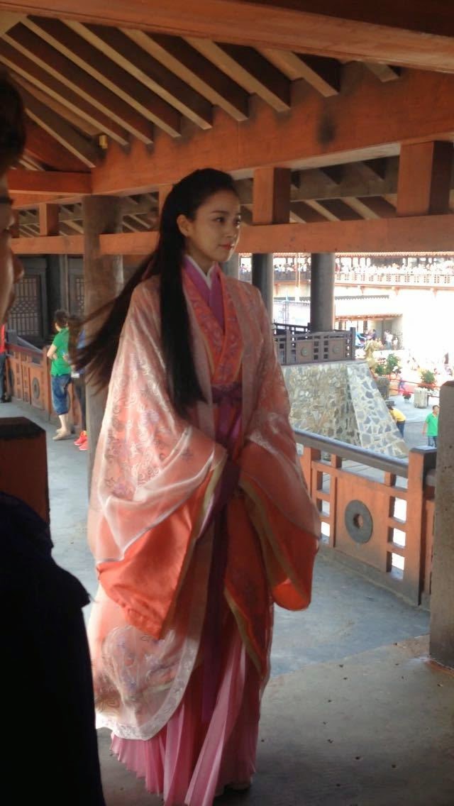 진정한 리즈갱신..김태희 어제자 직찍미인도