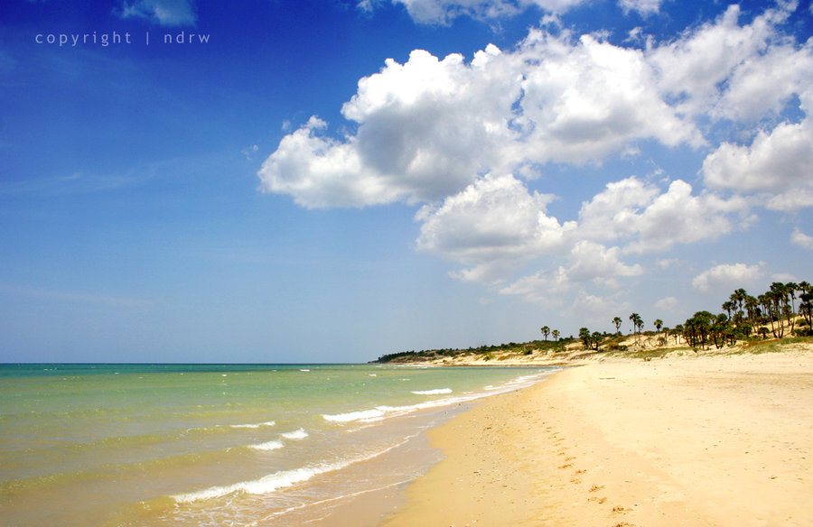 IMAM EFENDI: PANTAI SLOPENG, SUMENEP, MADURA, JAWA TIMUR