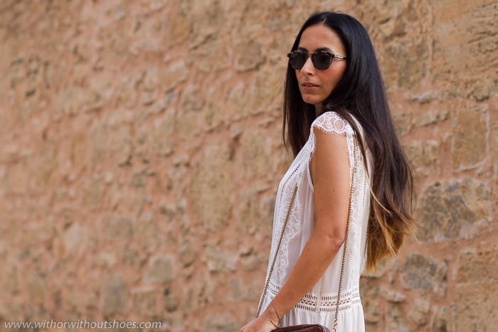 Look con Vestido blanco con encaje de mango y Sandalias Jaeryn Isabel Marant Blogger influencer de Valencia de moda adicta a los zapatos